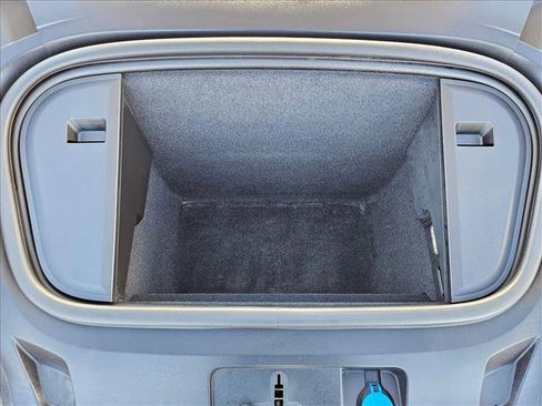 Used 2023 Porsche Taycan image 22