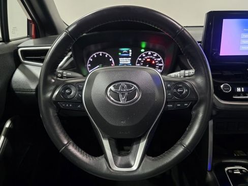 Used 2023 Toyota Corolla Cross SE image 16