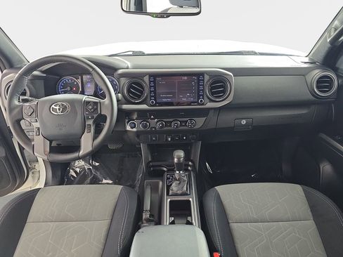 Used 2020 Toyota Tacoma TRD Off-Road image 15