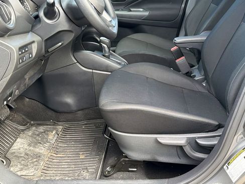Used 2025 Nissan Kicks Play S image 9