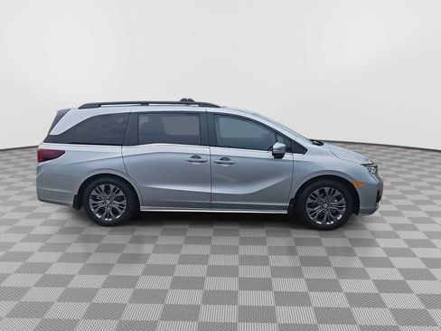 Certified 2026 Honda Odyssey Touring image 9