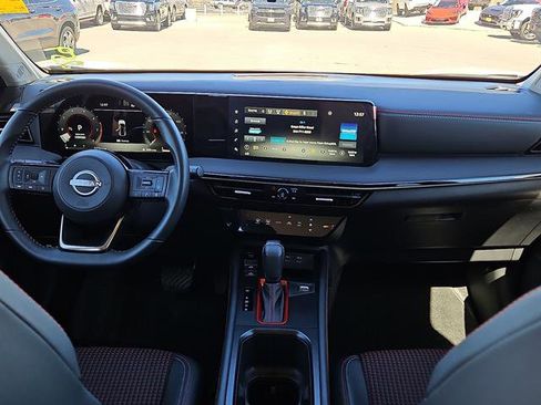 Used 2025 Nissan Kicks SR image 10