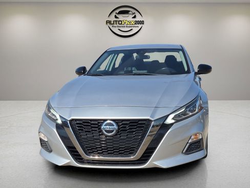 Used 2020 Nissan Altima 2.5 SR image 2