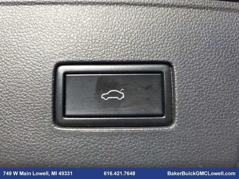 Used 2020 Volkswagen Atlas Cross Sport SE w/ Towing Package image 14