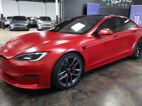 Used 2022 Tesla Model S Plaid image 4