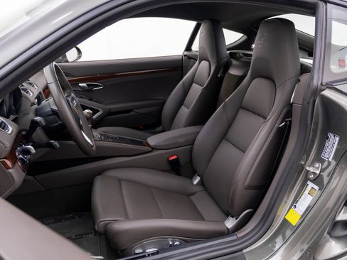 Certified 2025 Porsche 718 Cayman S RWD image 5