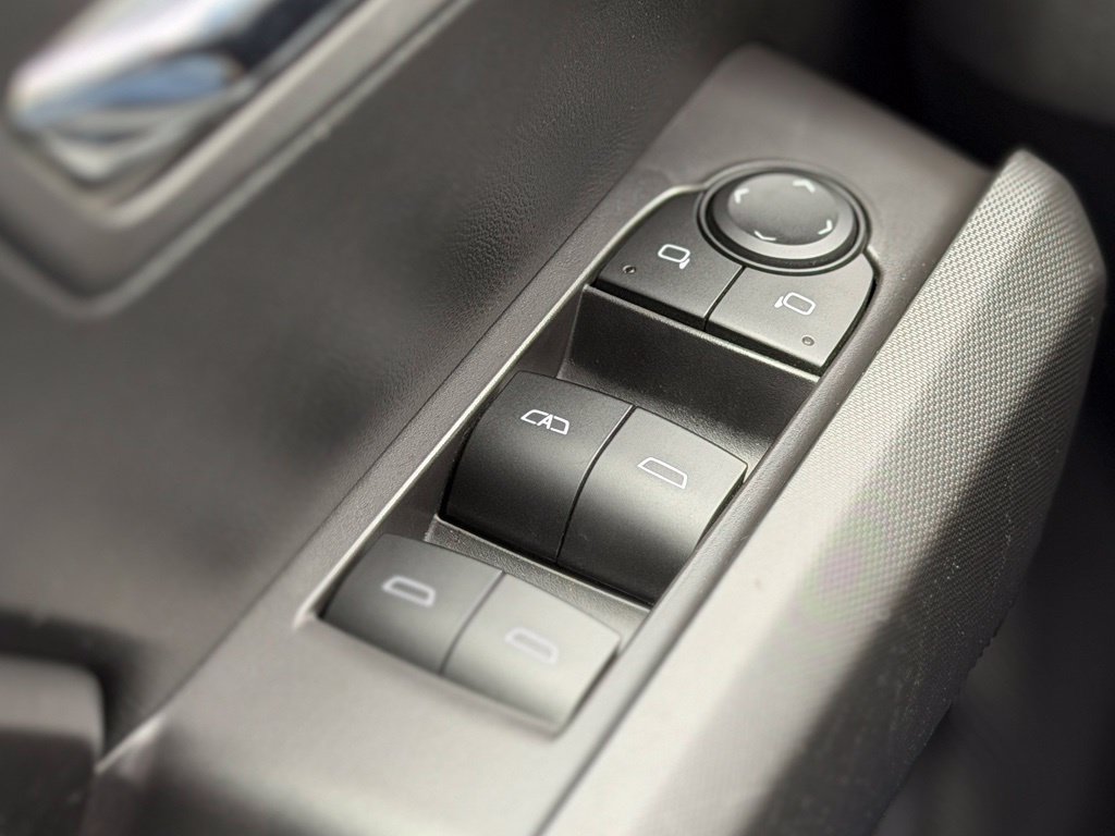 Used 2024 Chevrolet Colorado LT AWD/4WD image 16
