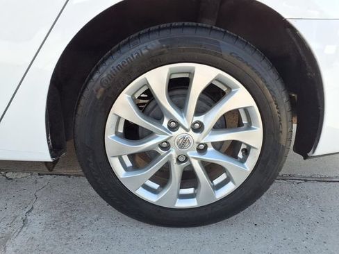 Used 2019 Nissan Sentra SV FWD image 9