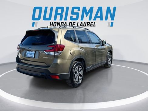 Used 2023 Subaru Forester Premium image 8