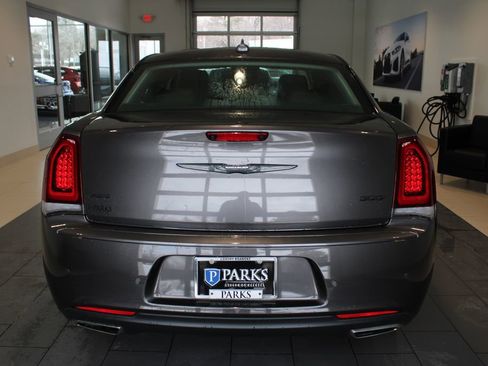 Used 2023 Chrysler 300 Touring L w/ Popular Equipment Group image 25