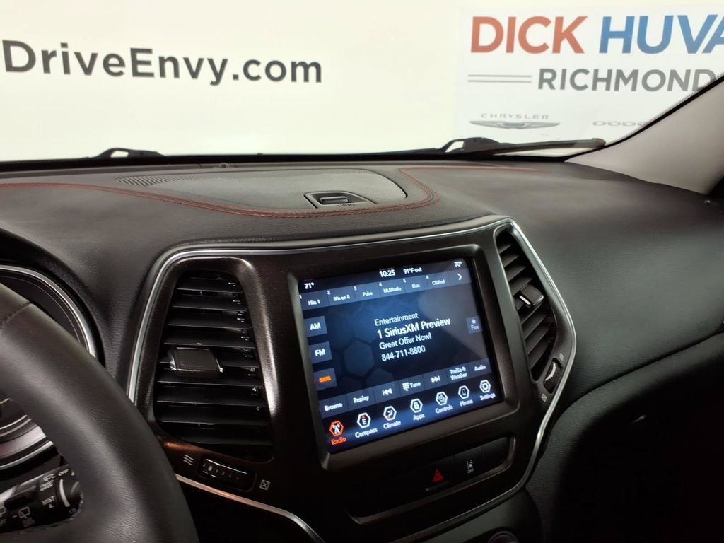 Used 2022 Jeep Cherokee Trailhawk w/ Comfort/Convenience Group AWD/4WD image 26