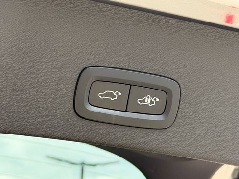 Certified 2023 Volvo C40 P8 Recharge Plus AWD/4WD image 29
