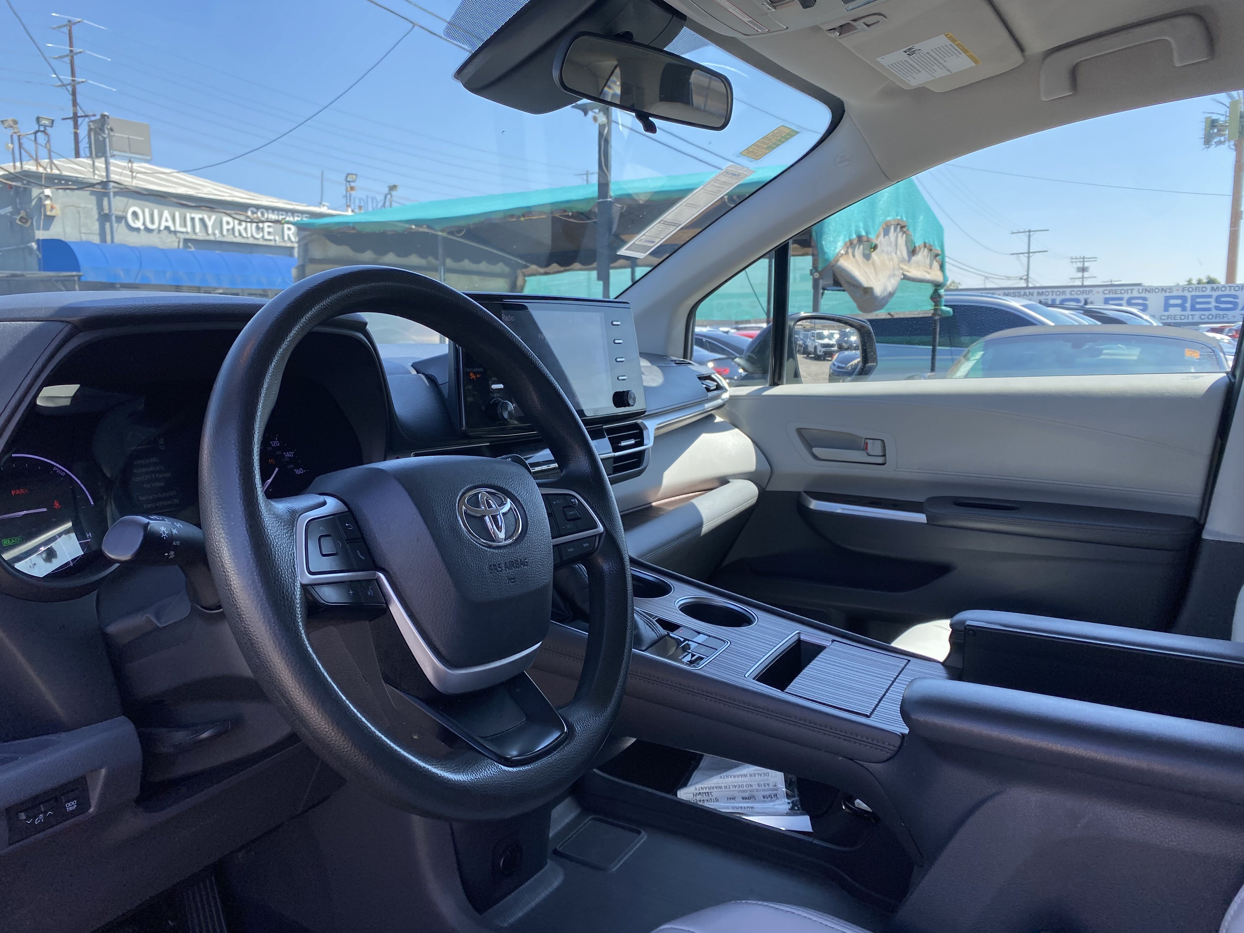 Used 2021 Toyota Sienna LE FWD image 17