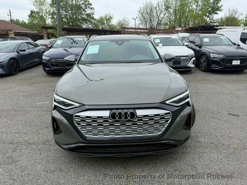 Used 2024 Audi Q8 e-tron Premium AWD/4WD image 2