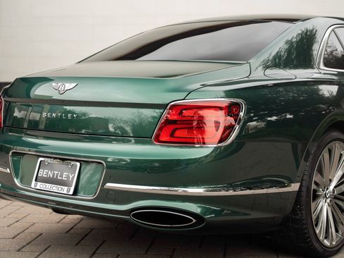 Used 2023 Bentley Flying Spur W12 image 47