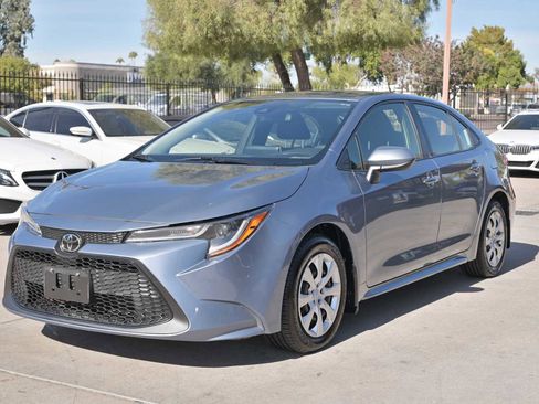 Used 2020 Toyota Corolla LE image 1