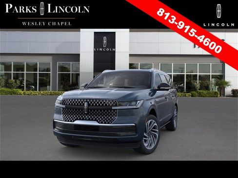New 2026 Lincoln Navigator Reserve image 2