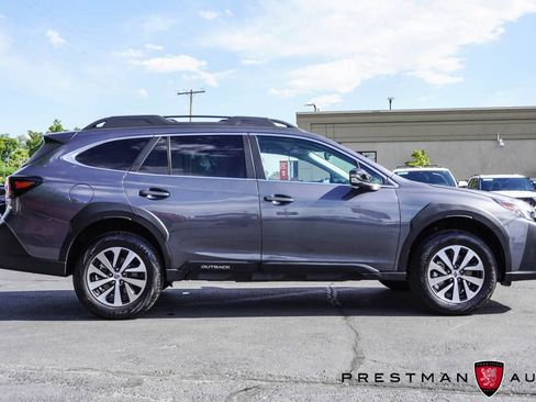 Used 2025 Subaru Outback Premium AWD/4WD image 15