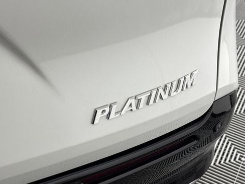 New 2025 Toyota Sienna Platinum image 18