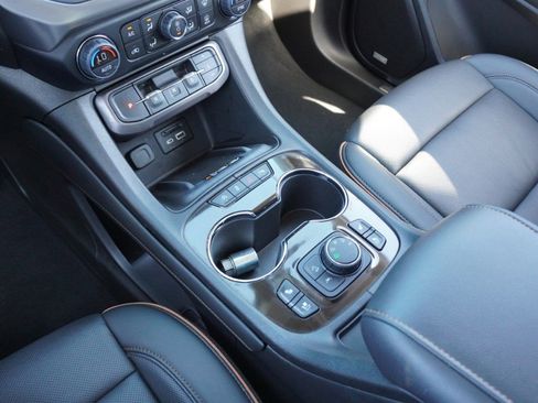 Used 2022 GMC Acadia AT4 w/ Technology Package image 20