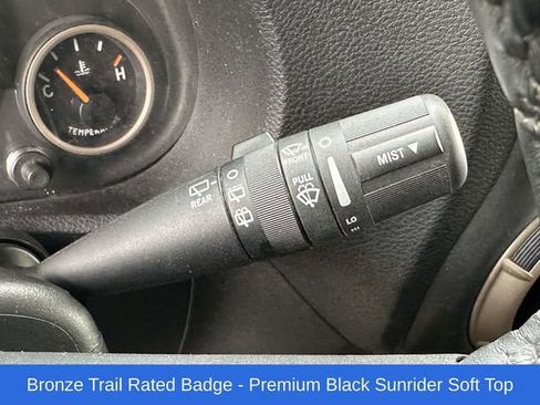 Used 2016 Jeep Wrangler Unlimited Sahara image 13