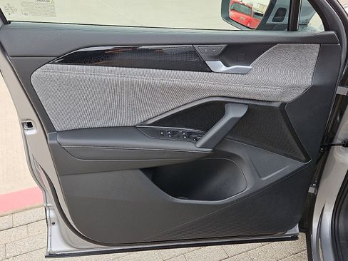 New 2026 Volkswagen Tiguan S image 13