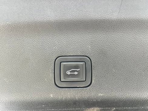 Used 2023 GMC Yukon AT4 w/ LPO, Floor Liner Package AWD/4WD image 8