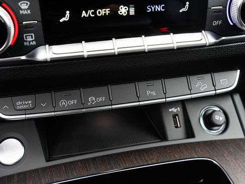 Certified 2025 Audi Q5 2.0T Premium Plus w/ Premium Plus Package image 18