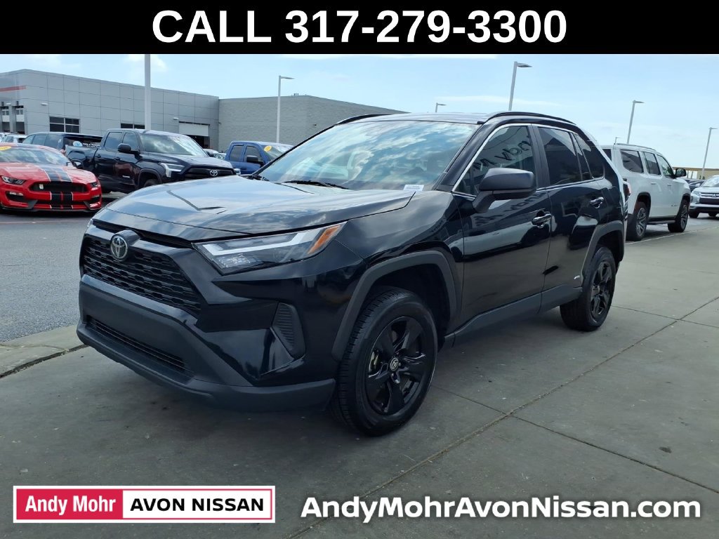 Used 2025 Toyota RAV4 LE AWD/4WD image 4