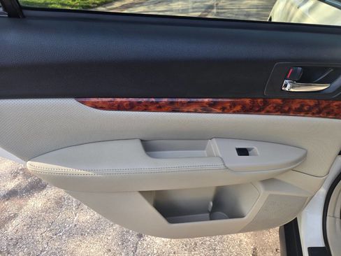 Used 2012 Subaru Outback 2.5i Limited image 22