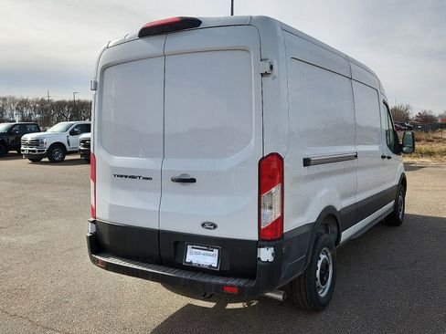 New 2026 Ford Transit 250 148 Medium Roof RWD image 4
