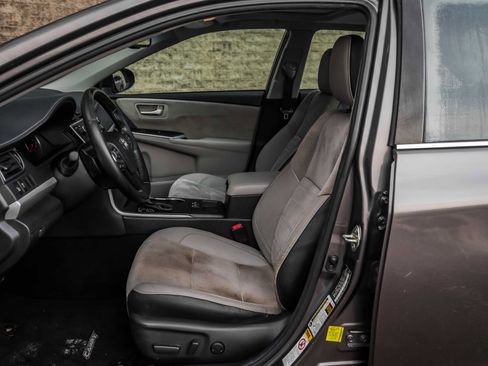 Used 2015 Toyota Camry XSE image 24