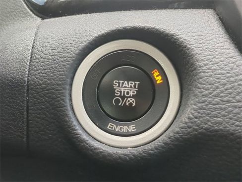 Used 2016 Chrysler 200 C image 32