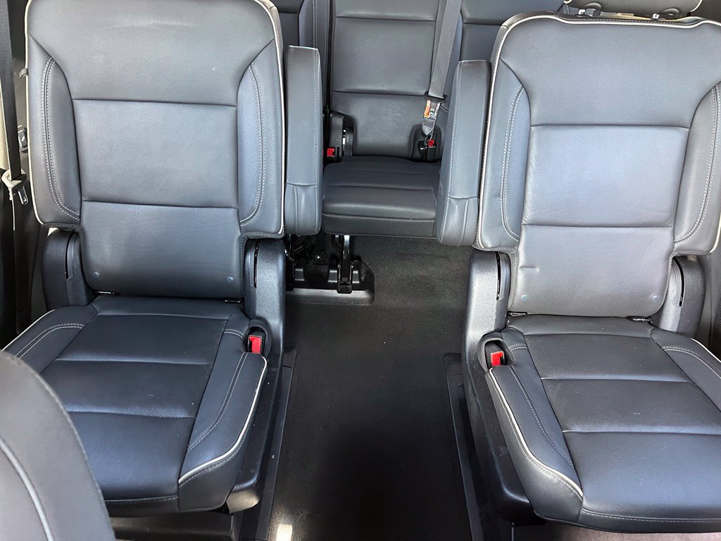 Used 2025 Chevrolet Tahoe Premier AWD/4WD image 17