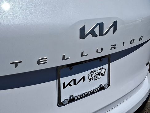 Certified 2024 Kia Telluride SX Prestige X-Line AWD/4WD image 34