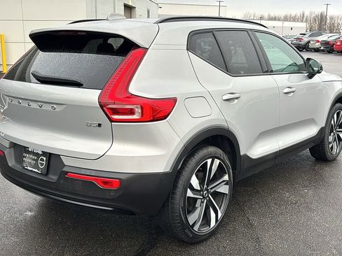 Certified 2025 Volvo XC40 B5 Plus image 29