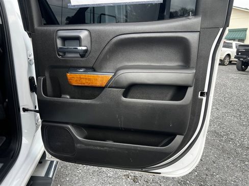 Used 2018 Chevrolet Silverado 2500 High Country w/ Duramax Plus Package image 28