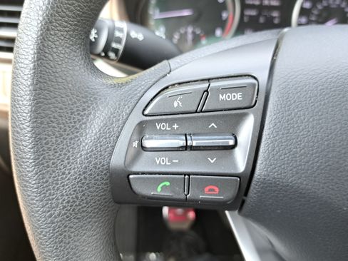 Used 2018 Hyundai Elantra GT FWD image 16
