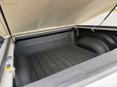 Used 2014 RAM 1500 4x4 Crew Cab w/ Remote Start & Security Group image 18