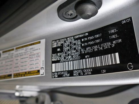 Used 2021 Toyota 4Runner TRD Off-Road AWD/4WD image 42
