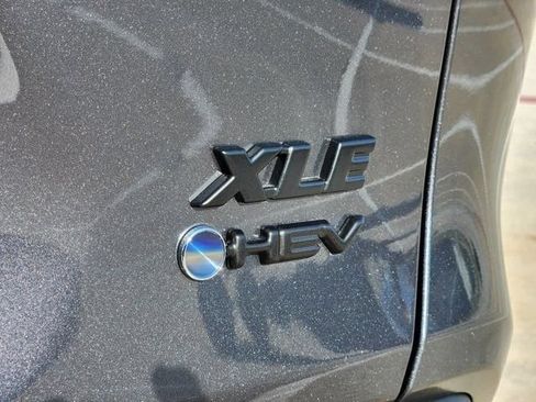 Used 2025 Toyota RAV4 XLE AWD/4WD image 12