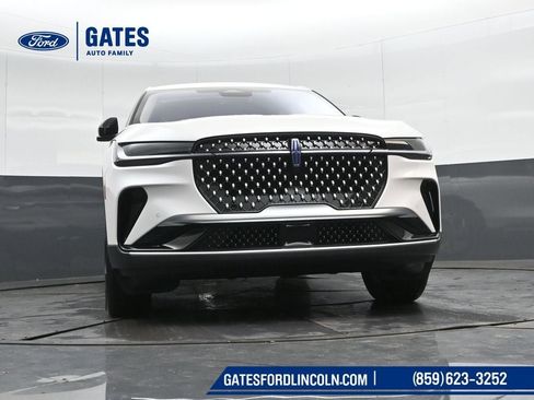 New 2026 Lincoln Nautilus Premier image 36