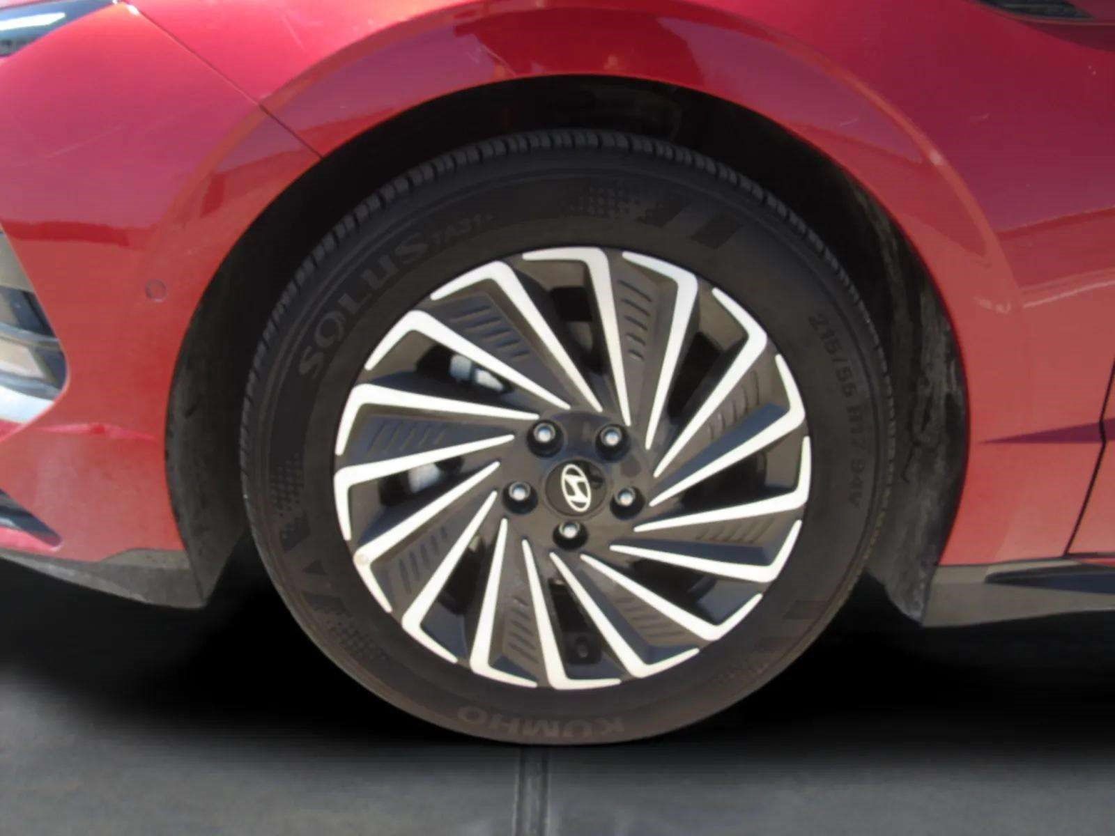 Used 2026 Hyundai Sonata Limited FWD image 4