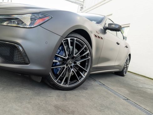 Used 2022 Maserati Ghibli Trofeo image 4
