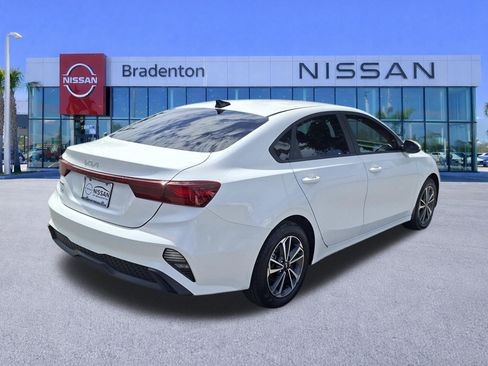 Used 2024 Kia Forte LXS FWD image 5