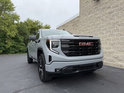 Used 2024 GMC Sierra 1500 Elevation AWD/4WD image 1