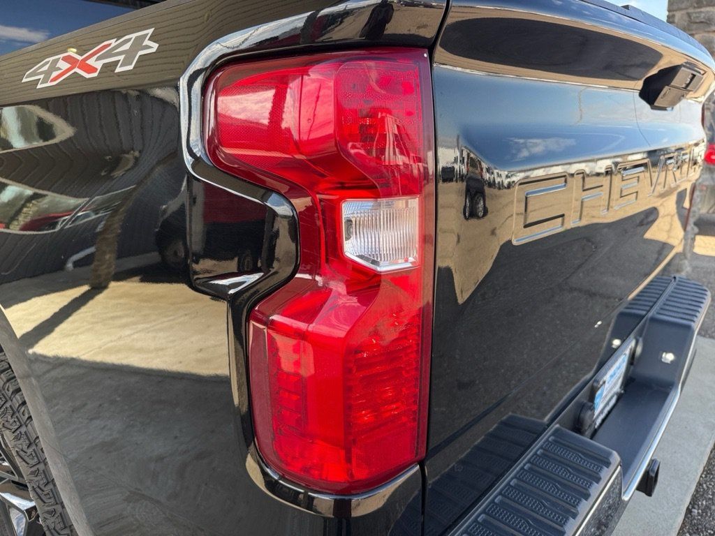 Used 2020 Chevrolet Silverado 1500 LT w/ Fleet Comfort Package AWD/4WD image 23