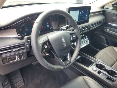 New 2025 Lincoln Corsair Reserve image 13