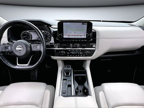 Used 2024 Nissan Pathfinder SL image 7