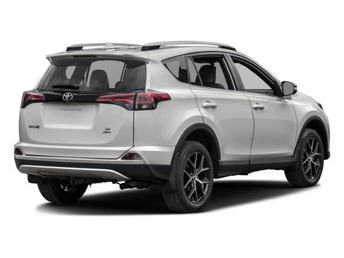 Used 2016 Toyota RAV4 SE FWD image 5